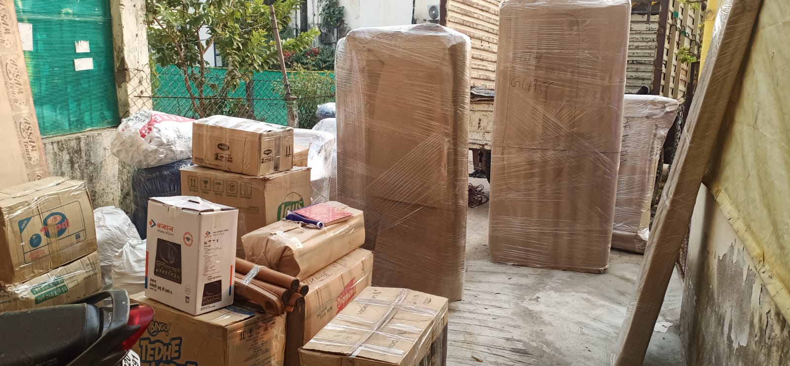 Unloading items at destination